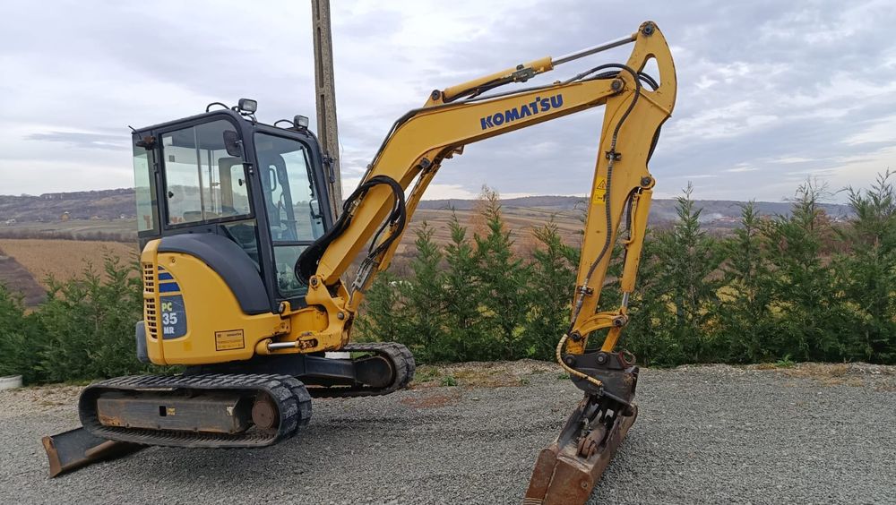 Mini-excavator komatsu