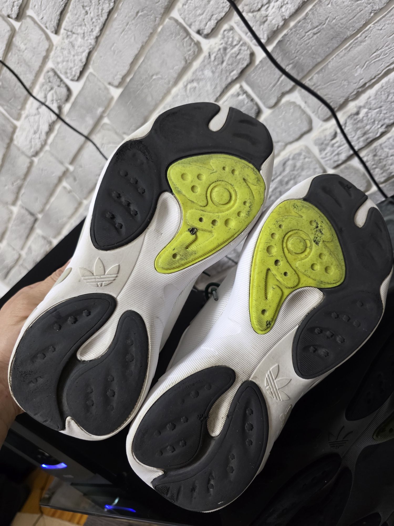 Оригинальные кроссовки Adidas