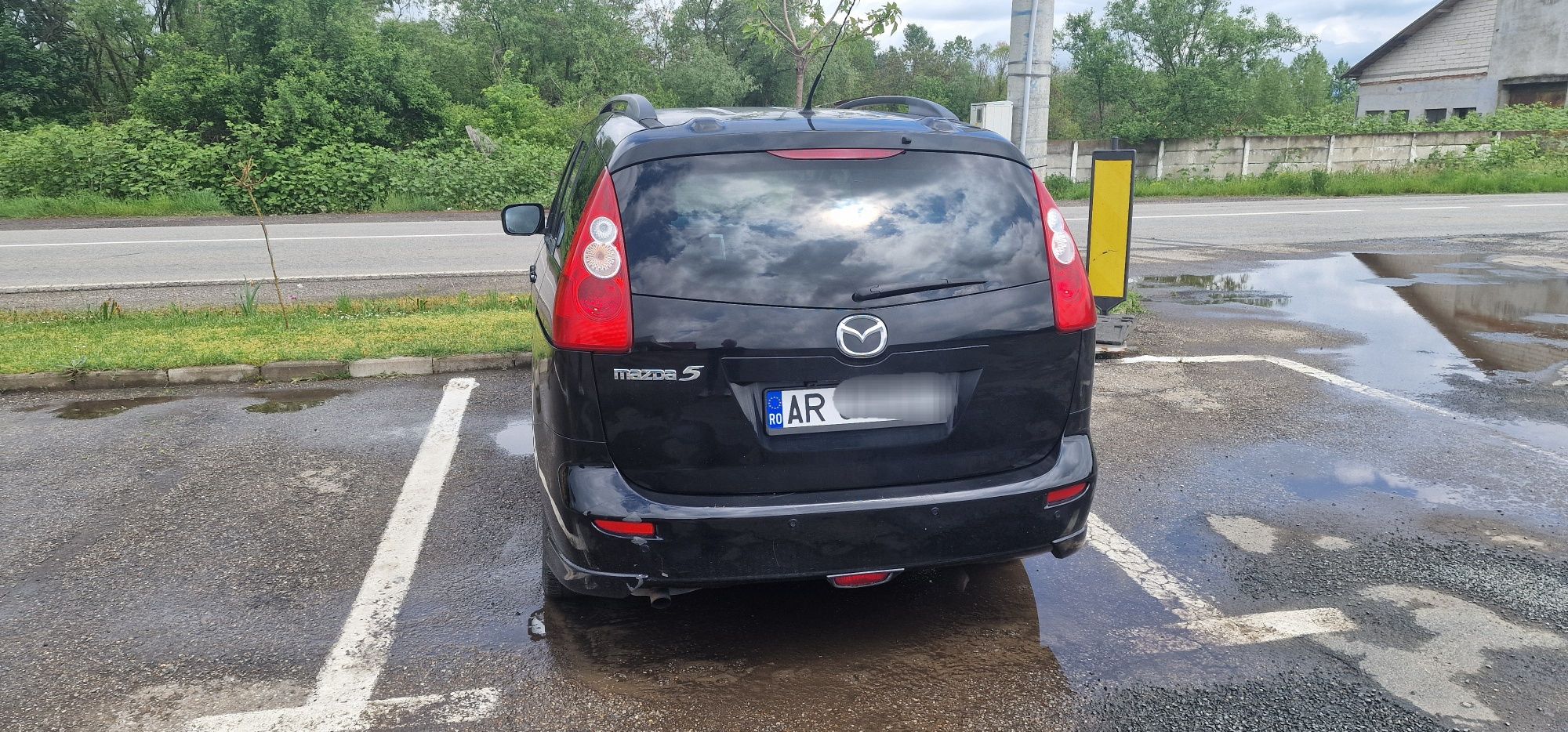 Vând/Schimb Mazda 5,7 locuri
