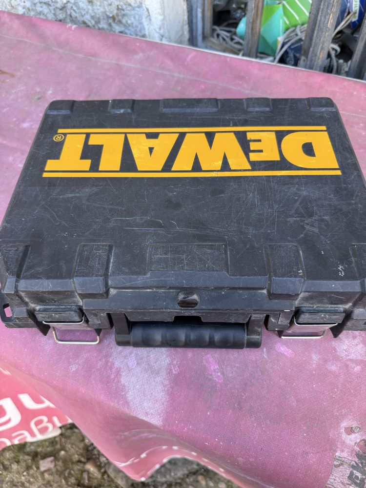 Акомулаторна  отвертка dewalt