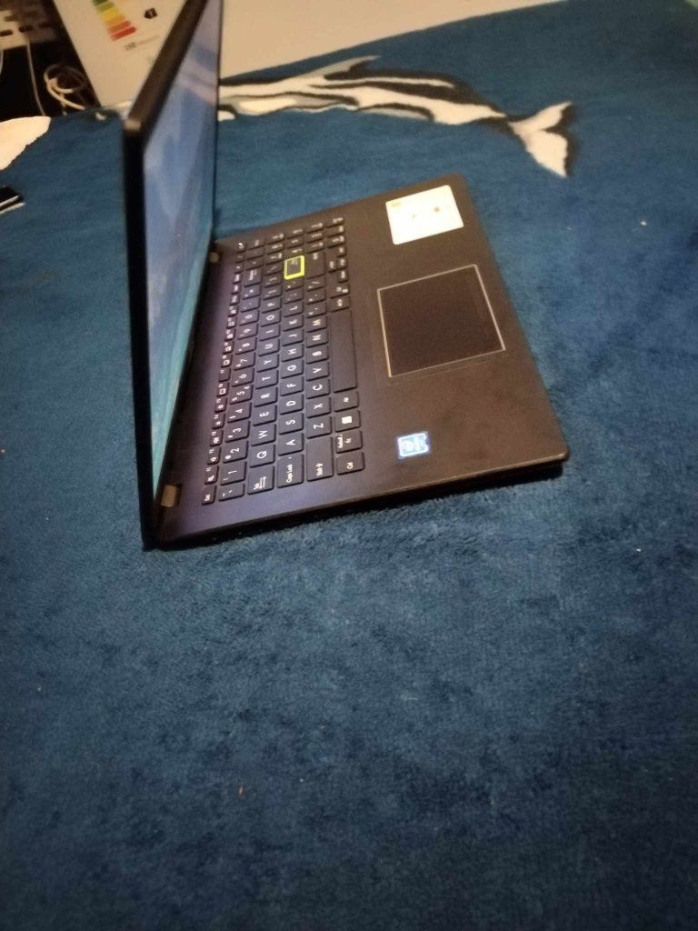 Laptop Asus înca în garantie