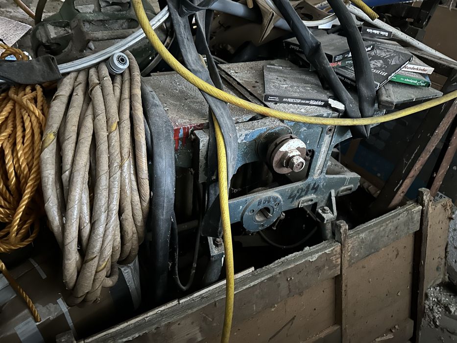 Mașina de tâmplărie. , universala . Precizia București