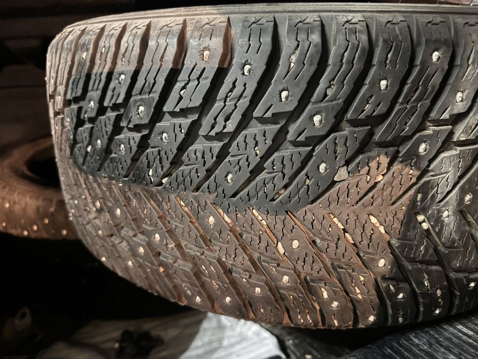 Nokian шипованные