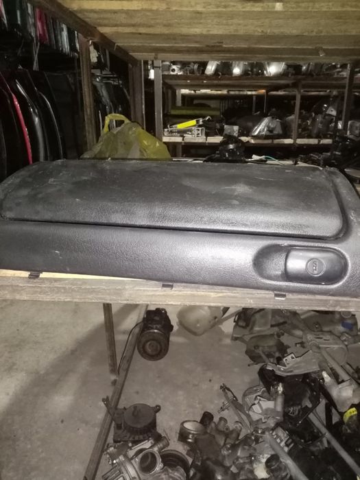 Полочка под бардачком на VW Golf