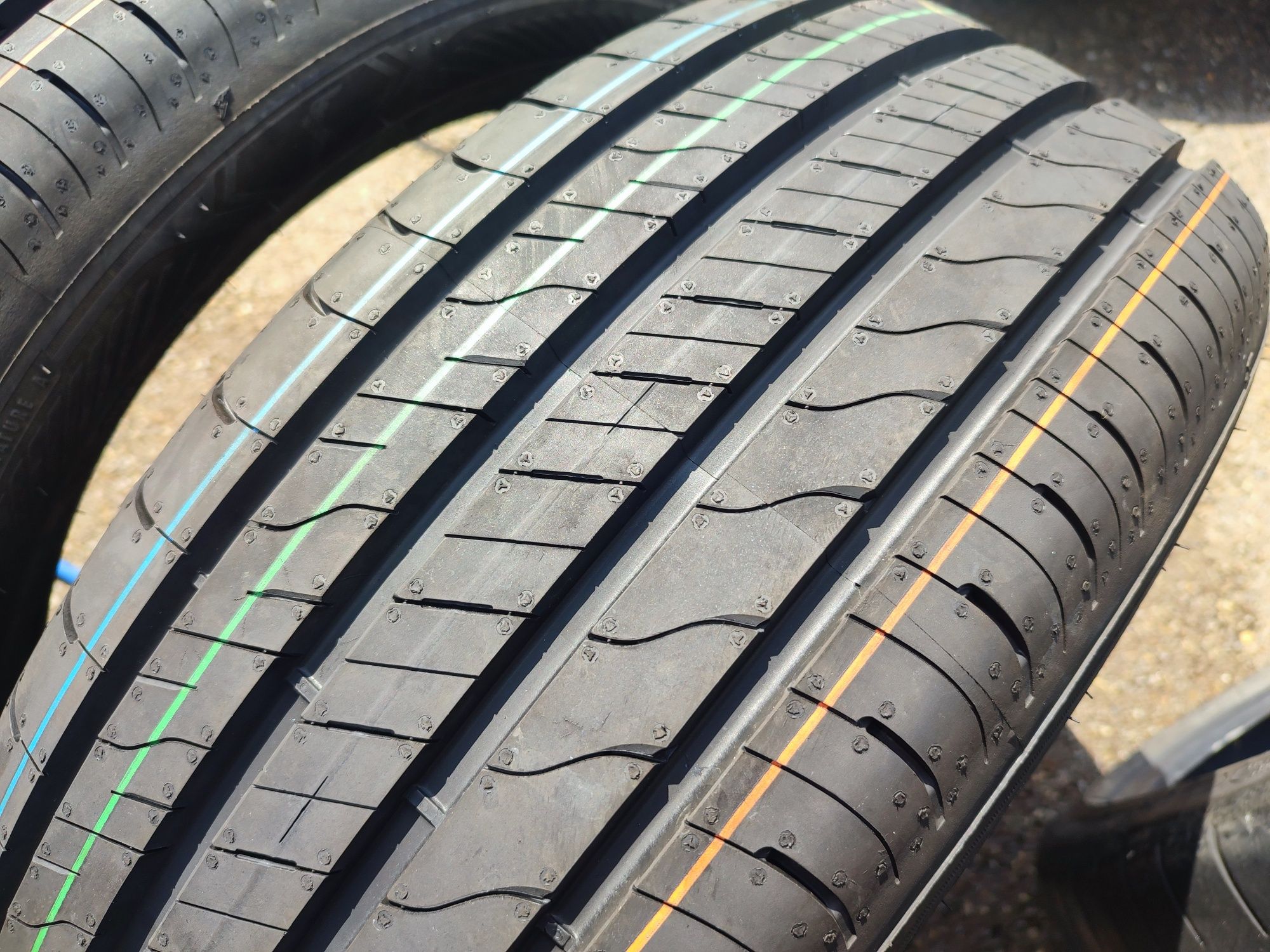 235/50/19" 2бр Good year efficient grip 2 suv dot1322