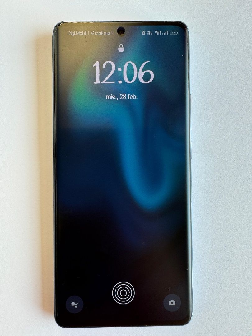 Oppo reno 10 5g In garantie + husa + folie in stare foarte buna