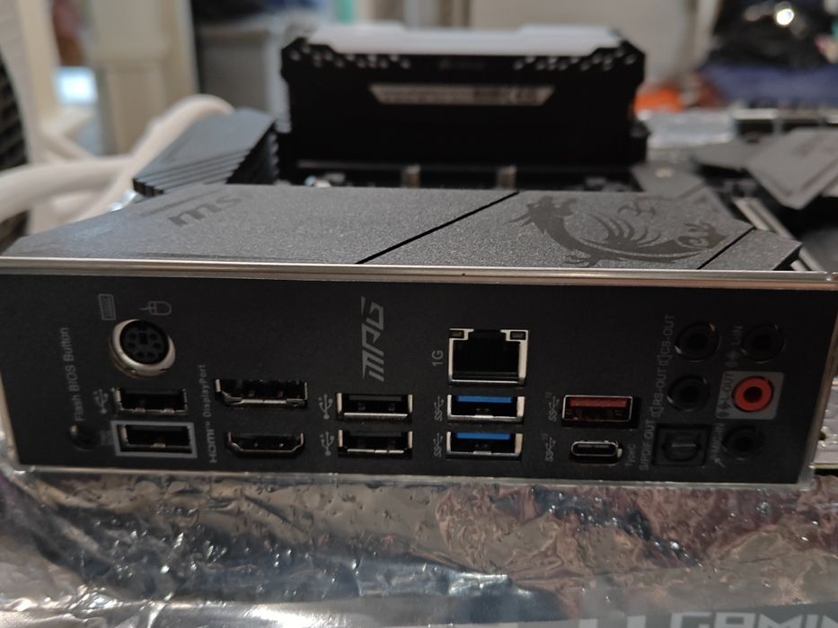 Комплект Ryzen 5800X3D + Msi MPG B550 Gaming Plus