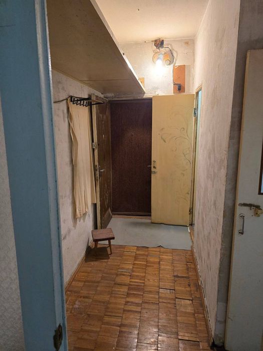 Продаётся 1/3/5 Куйлюк-5 Без ремонта 38м2 Ор-р: Медицинский техникум