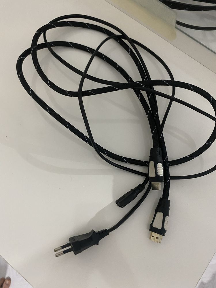 Продавам PS4 slim с джойстик