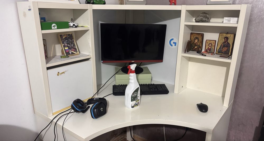 Birou IKEA de colt , stare buna