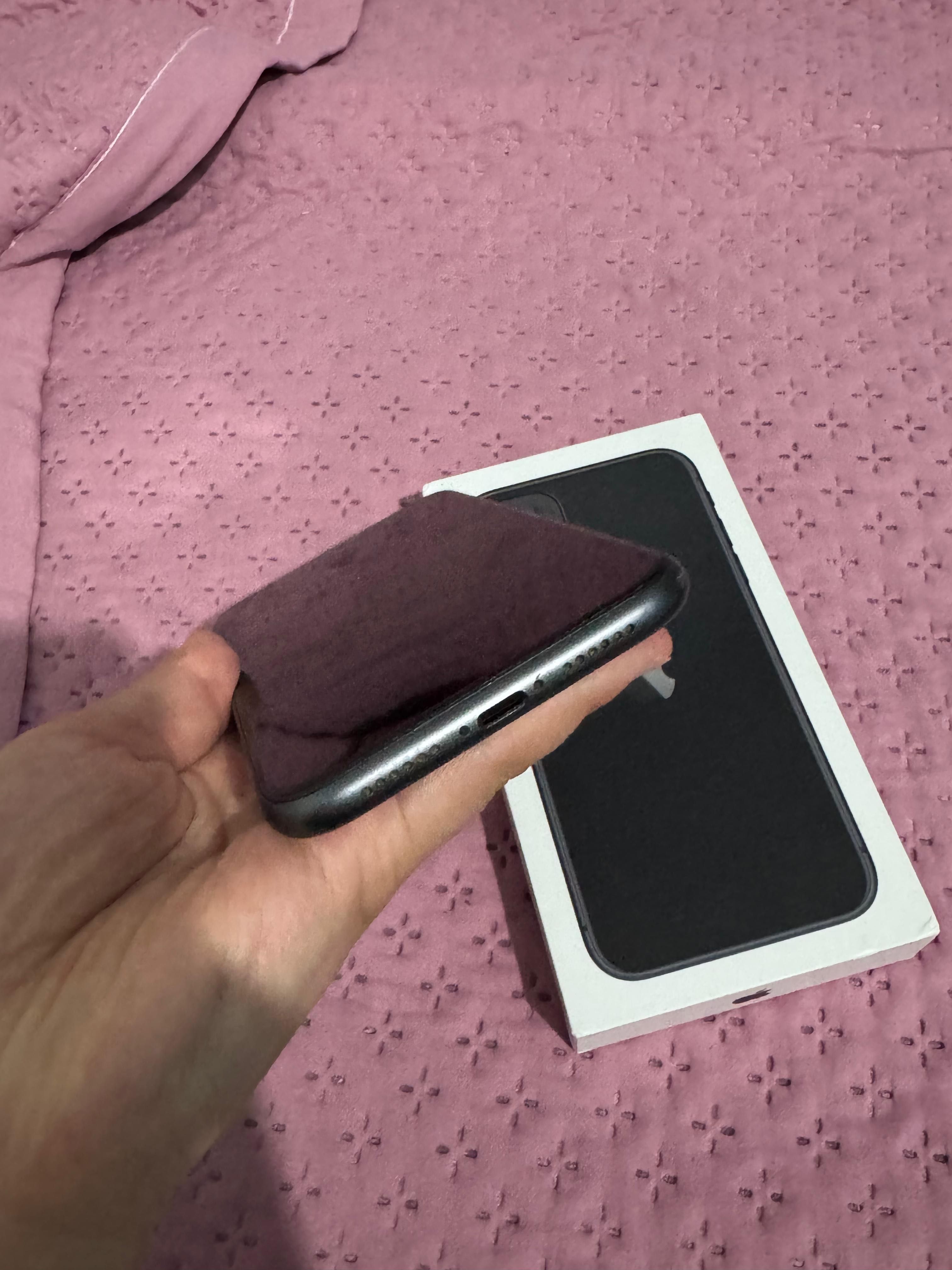 Срочно продам Phone 11