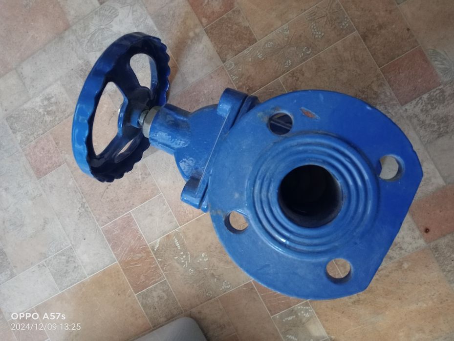 Продам задвижка сантехника