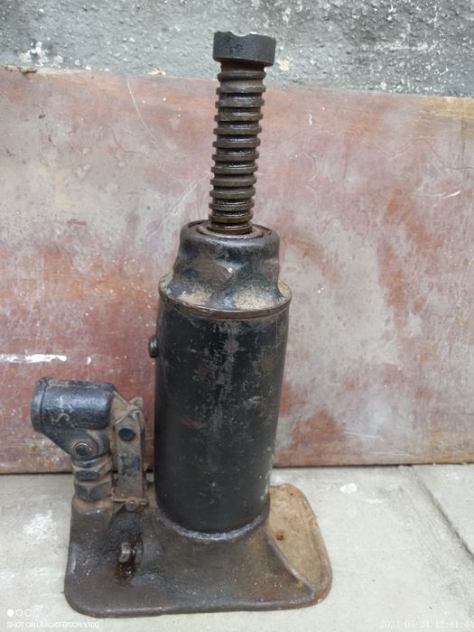 Домкрат гидравлический