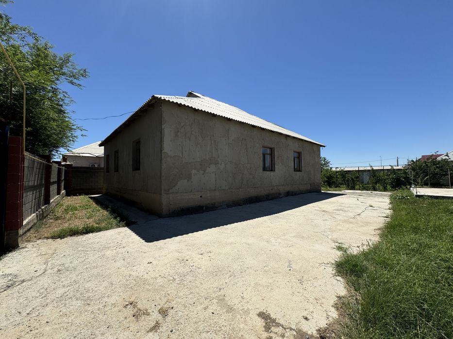 Үй сатылады комунизмде.Дом продается