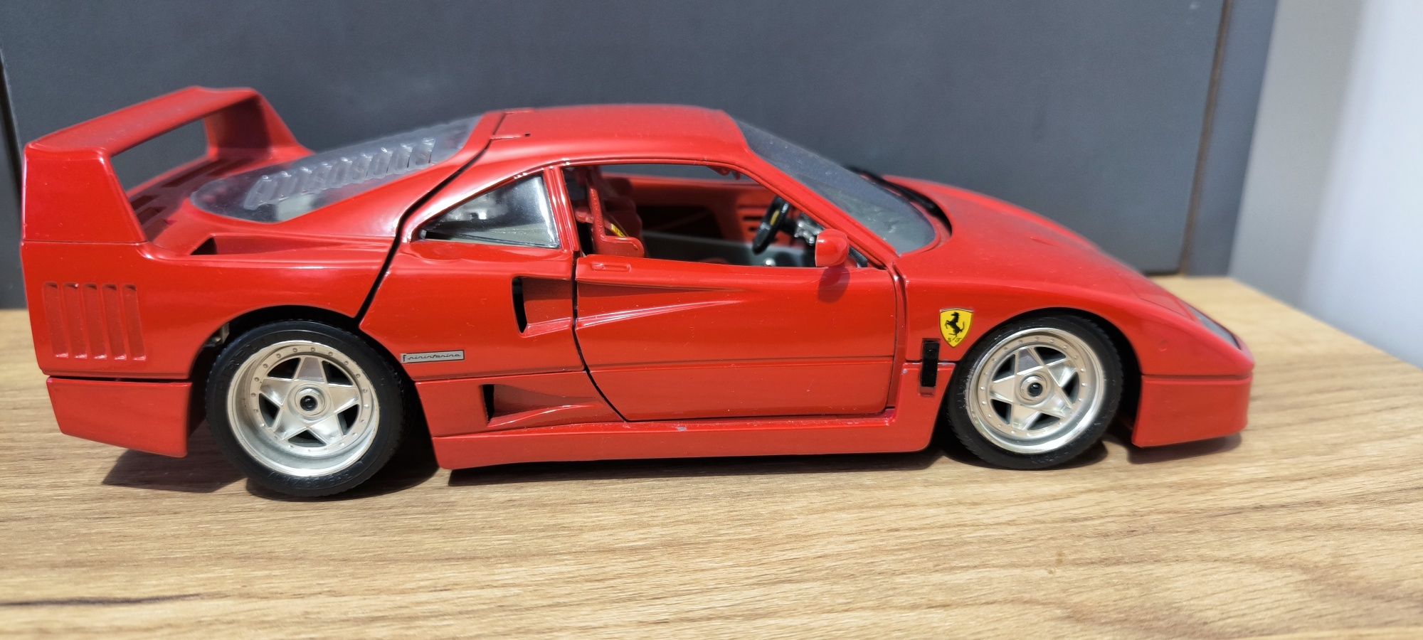 Модель 1:18 Ferrari F40 (1987)