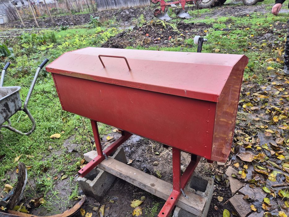 Cutie de imprăștiat de îngrășăminte pentru vie cu 2 randuri