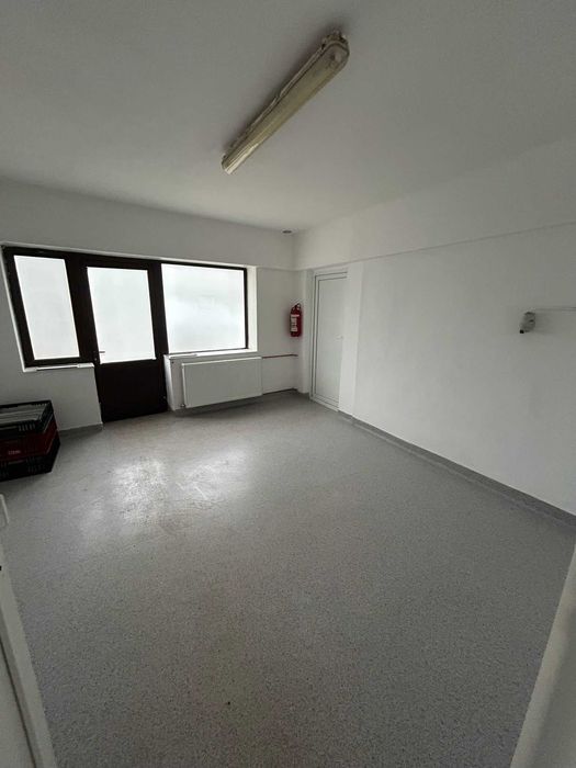 Inchiriez casa  P+1E cu Hală 1667 mp Teren- 27FS în zona Mehala