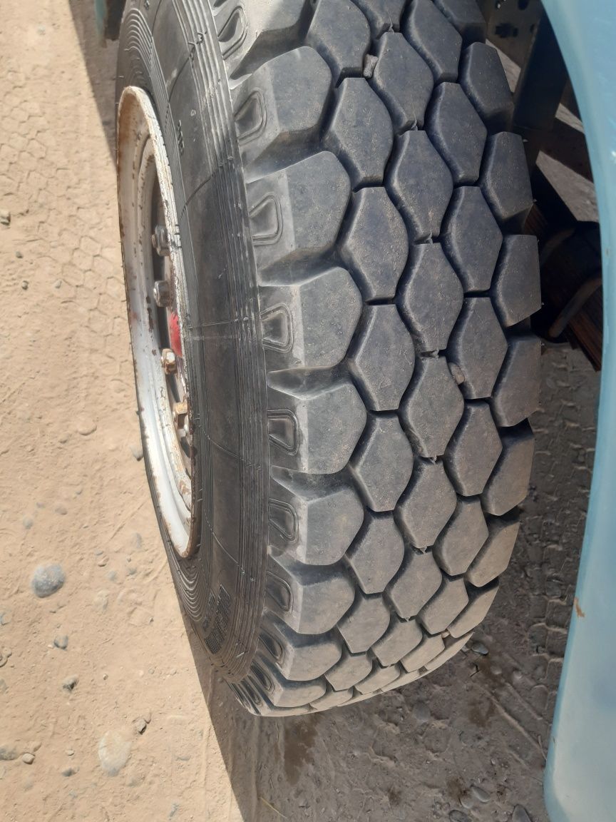 Zil 130 sotiladi..