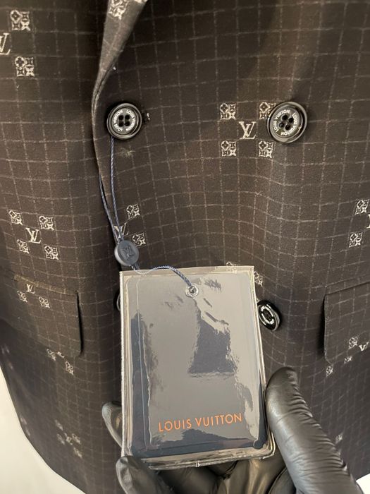 Costum barbati elegant Louis Vuitton