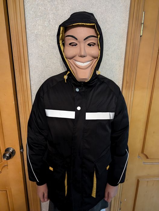 Куртка подростковая на мальчика в отличном состоянии