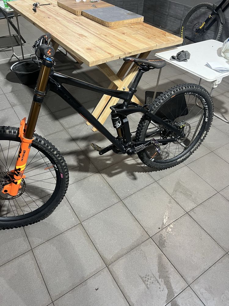 Cube two15 2020 dh колело