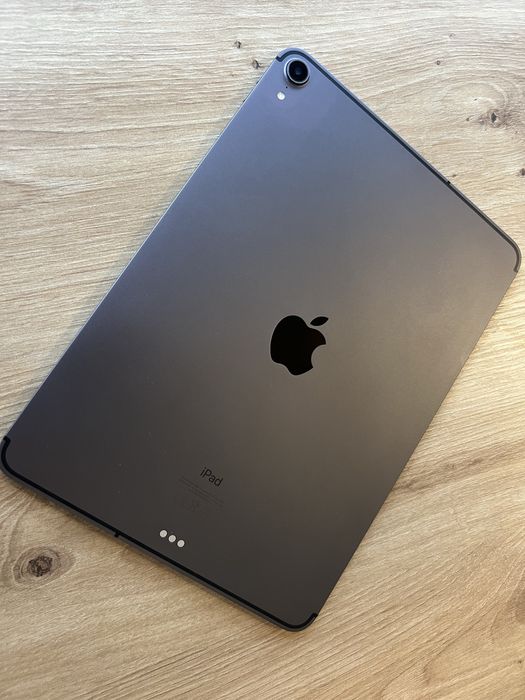 iPad Pro 11” Wi-Fi + Cellular