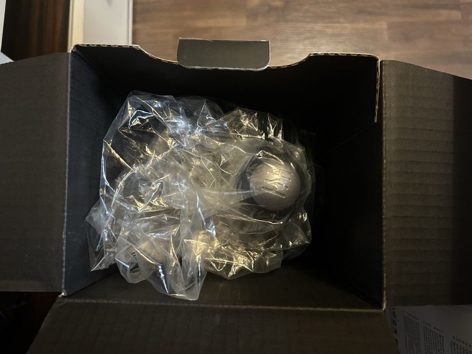 Чисто нов simracing волан и педали Logitech g923 и shifter Logitech