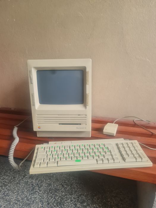 Продавам Apple Macintosh SE FDHD (M5011) – 1989 г.