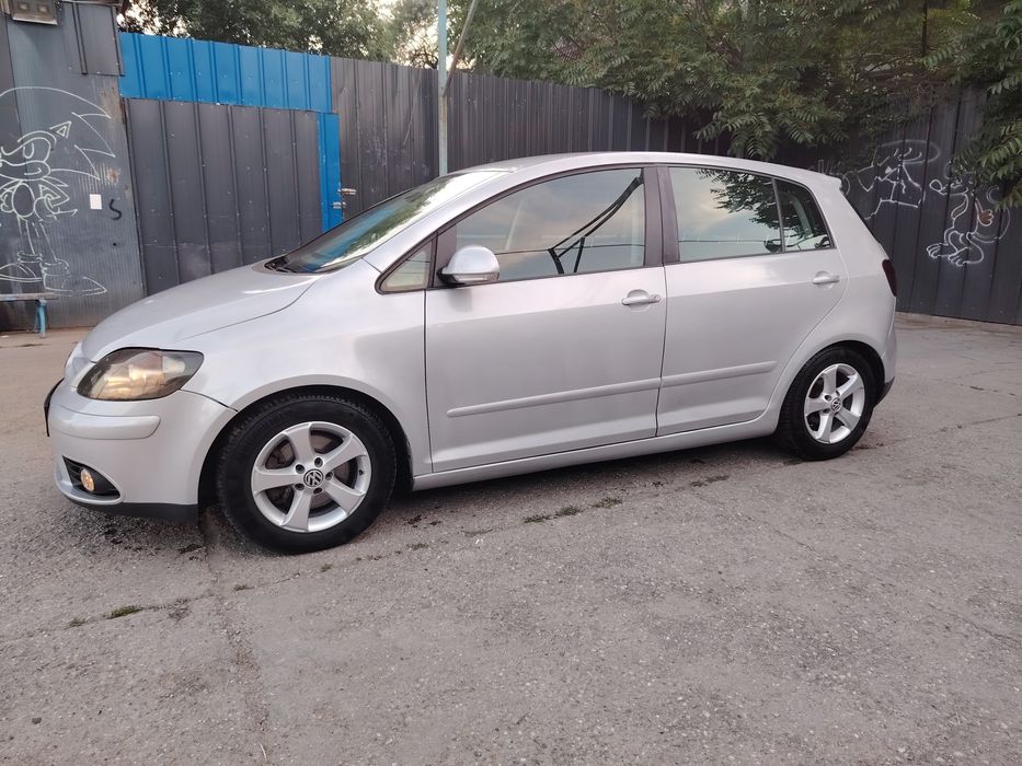 Vînd golf5plus 1.9 tdi