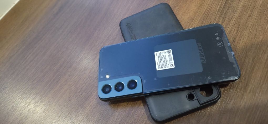 Samsung s 22 в отличном состоянии