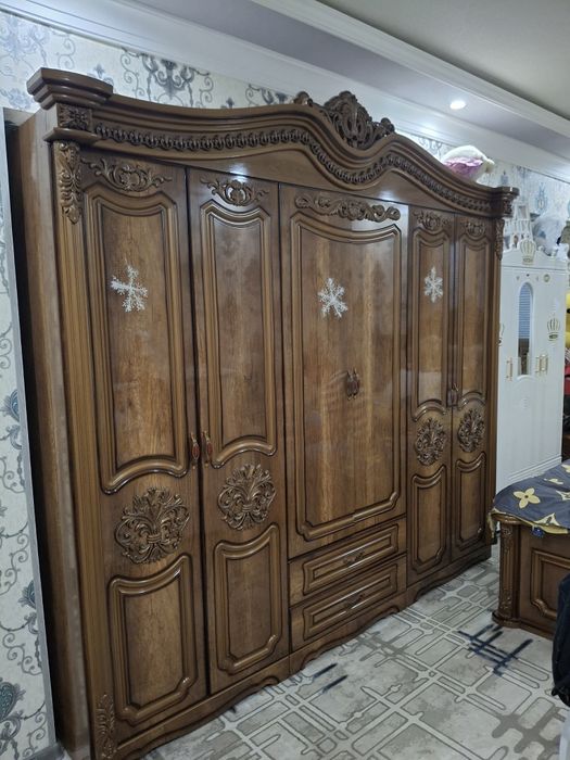 Продаётся мебель.  Спальный гарнитура