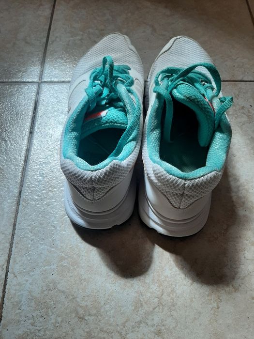 Adidasi nike femei 37