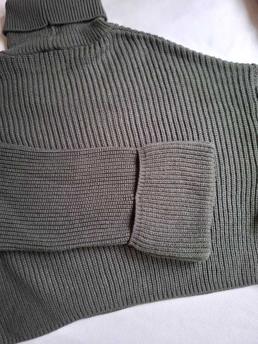 Нов пуловер NA-KD, размер M