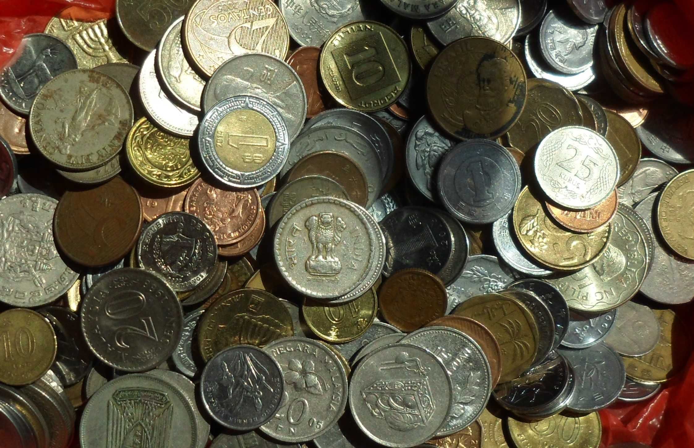 продам иностранные  монеты
