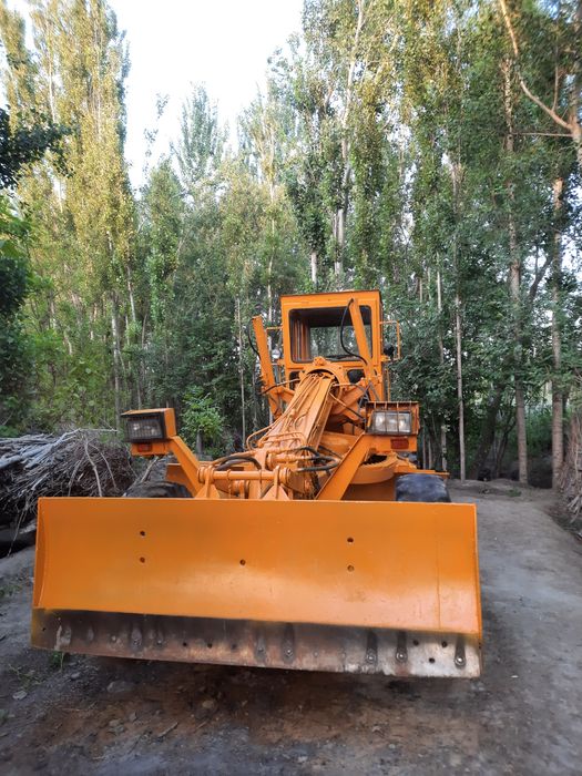 Автогрейдер дз122