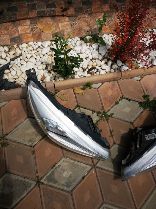 Far stânga dreapta ford focus 3 halogen