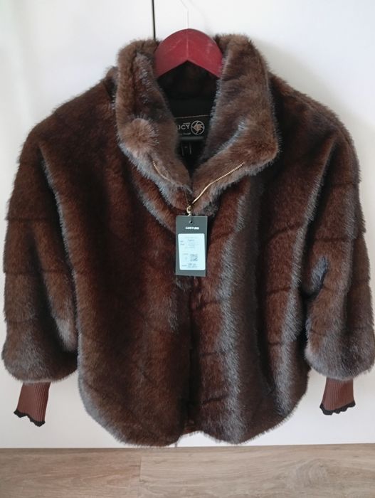 Ватирано зимно палтенце с косъм ново на Луси