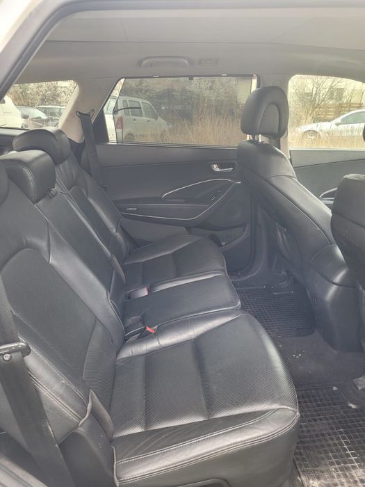 Mașină Hyundai SantaFe avariată