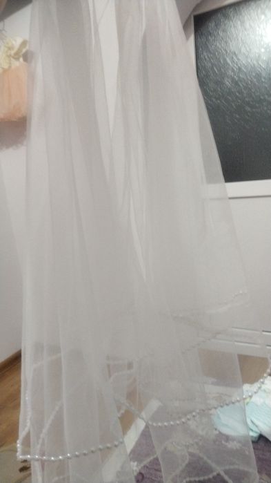 Vând voal și coroniță