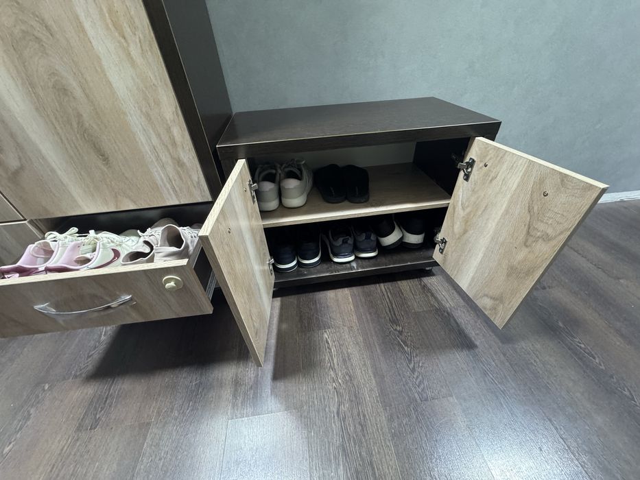 Продам шкаф в прихожую