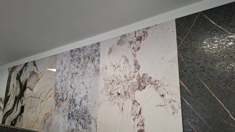 Vanzari usi de interior, gresie, parchet, panouri PVC..