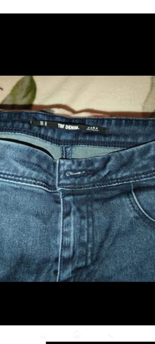 Vând geci mărimea M