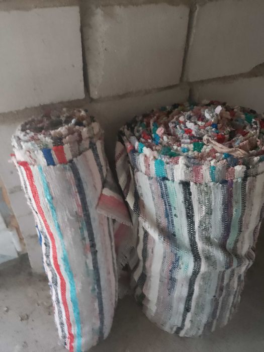 Covor țesut de mână.