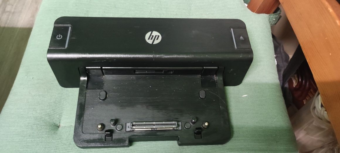 Док станция HP.         Използвана до вчера