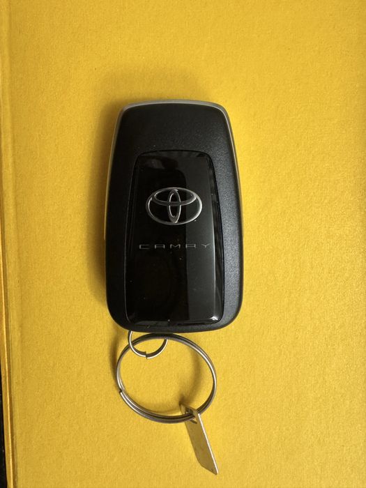 Новый Ключ от Toyota camry 70