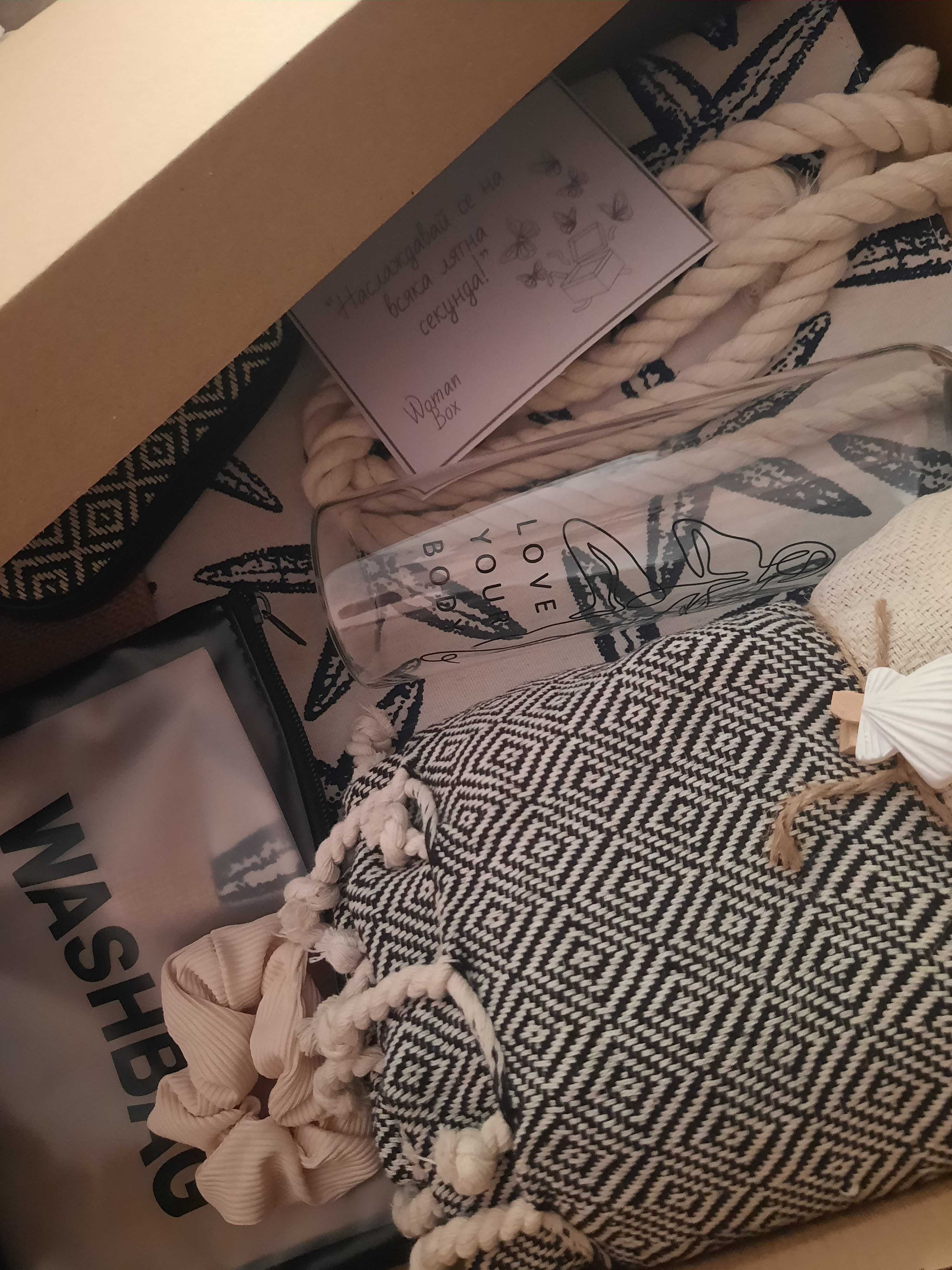 Woman Box Summer