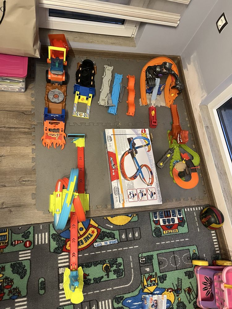 Писти hot wheels 7 бр + nerf elite 2.0