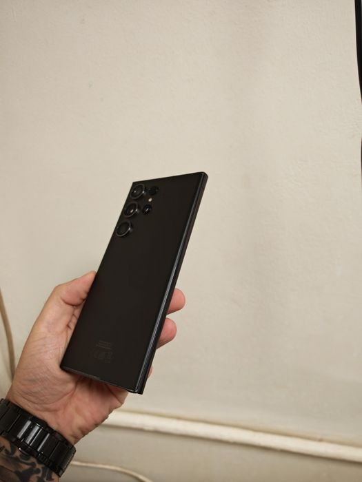 Vând sau schimb Samsung S23 Ultra Black 256GB Stare foarte buna