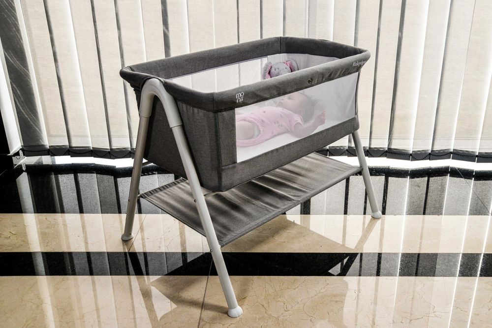 Бебешко легло moni