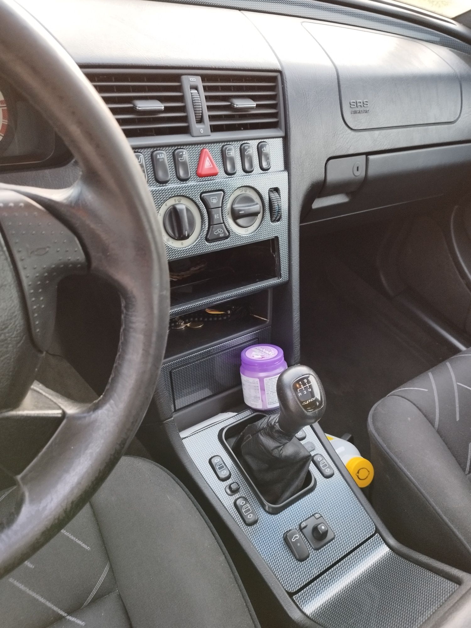 Vând  schimb cu microbuz Mercedes C230 Kompresor-240cp